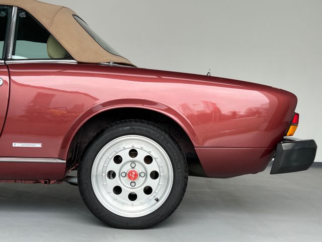 
								Fiat 124 Spider/Pininfarina 124EuropaSpider/traumhaft full									