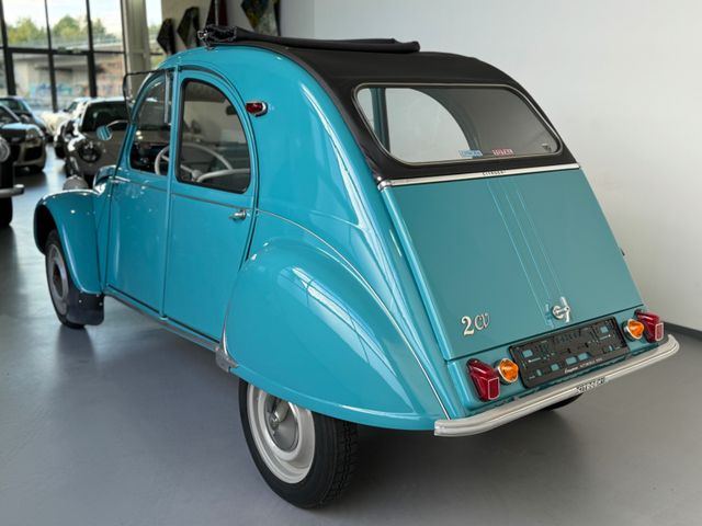 
								Citroën 2 CV/Restauriert/Bilddoku/seltene Farbkombi/toll full									