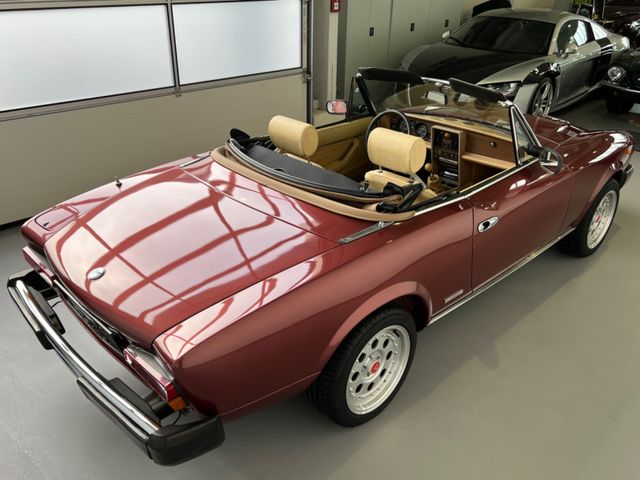 
								Fiat 124 Spider/Pininfarina 124EuropaSpider/traumhaft full									