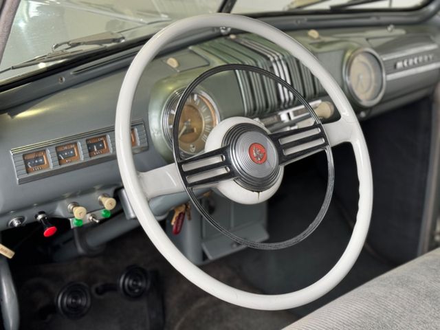 Ford Mercury Eight/V8/tadellos/die schönste Farbgeb.! full