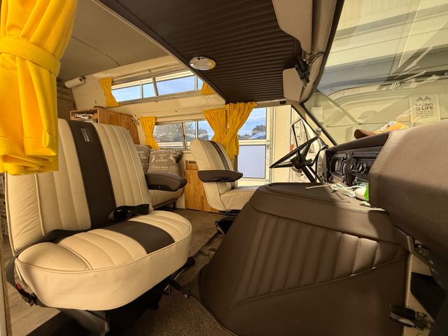 
								Ford Econoline Custom-Minihome-Campervan full									