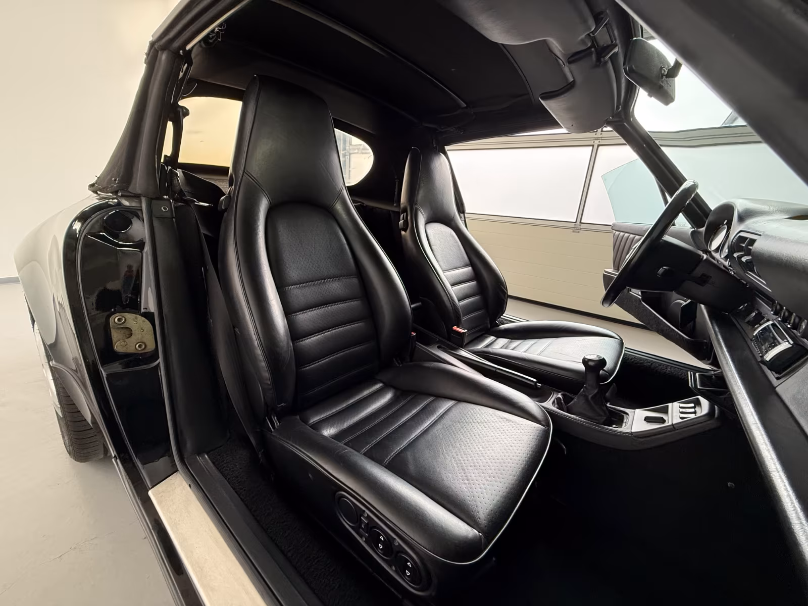 Porsche 964 schwarz-schwarz-schalter-C2-Cabriolet full