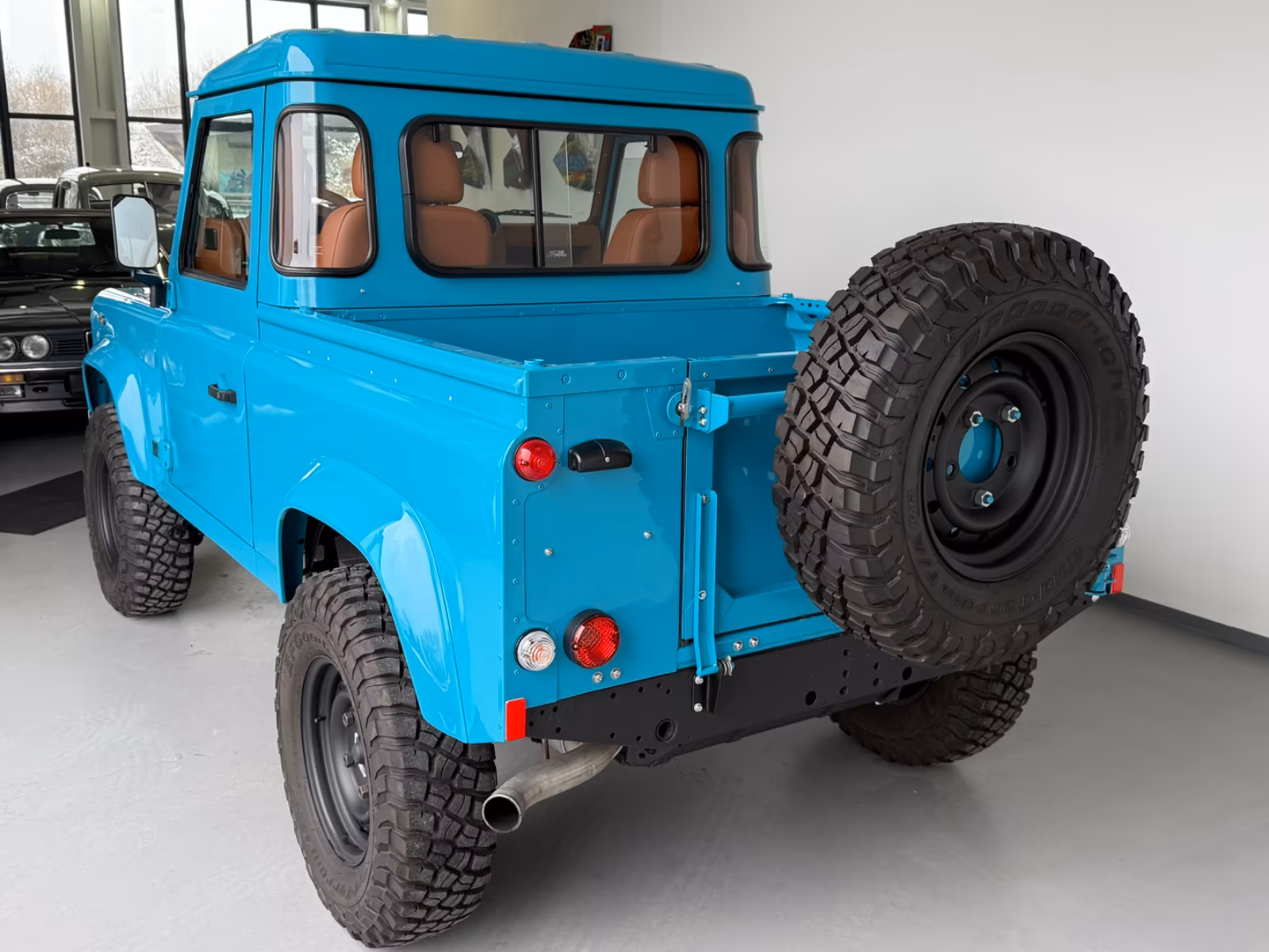 Land Rover Defender/Alvarez/One of One/Showcar Monaco full