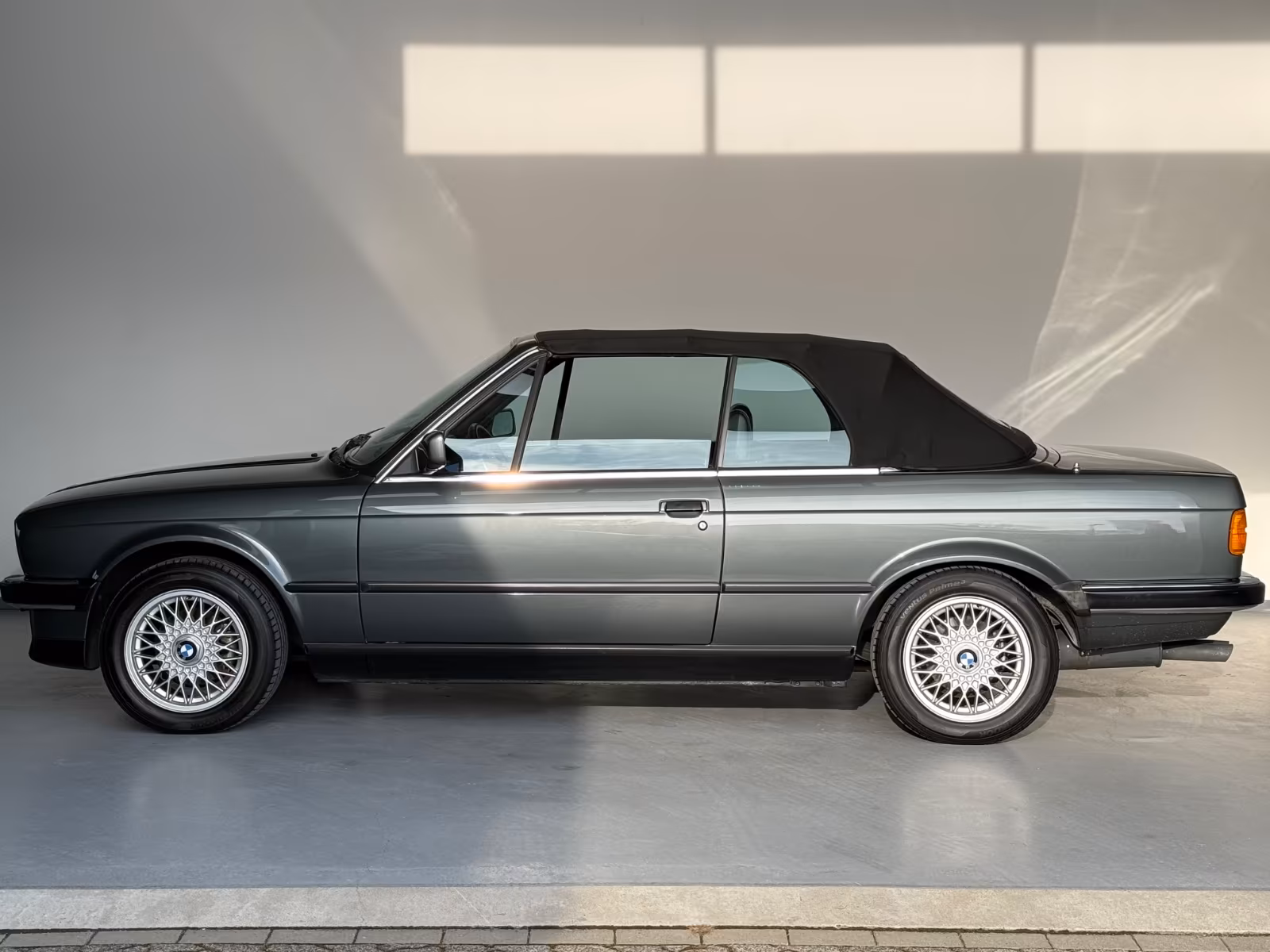 BMW 325i Cabriolet Sportlenkrad, Sports., Zustand 2 full