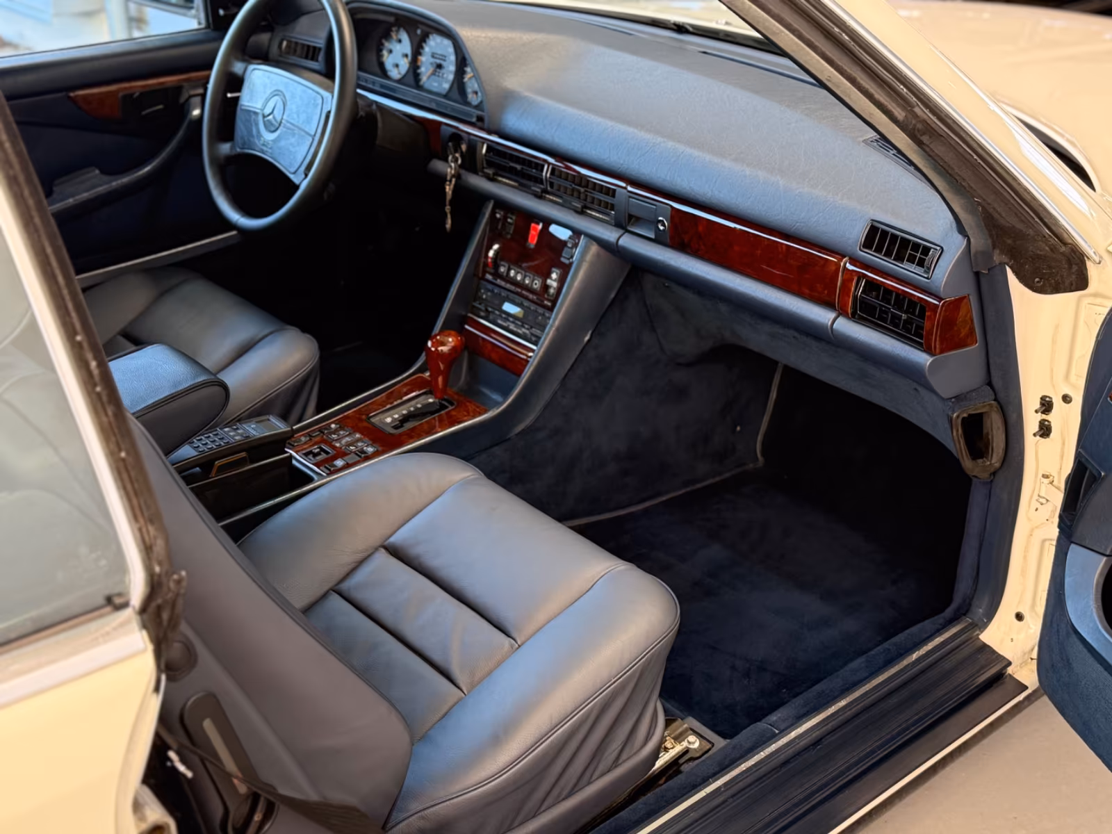 Mercedes-Benz 500 SEC/ Schöne Farb-/Ausstattungskombi, Gutacht full