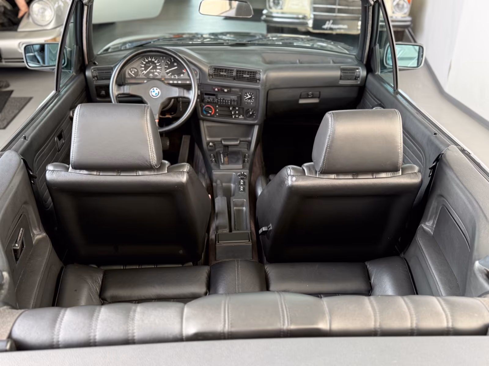 BMW 325i Cabriolet Sportlenkrad, Sports., Zustand 2 full