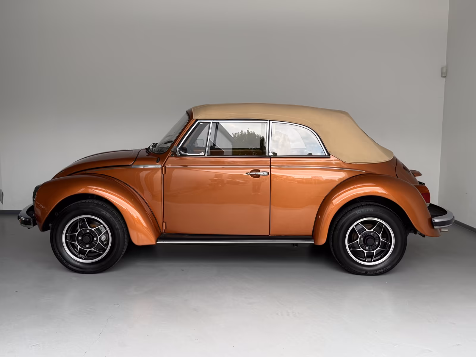 
								Volkswagen Käfer/1303 LS/Brasilbraun/Note 2 full									