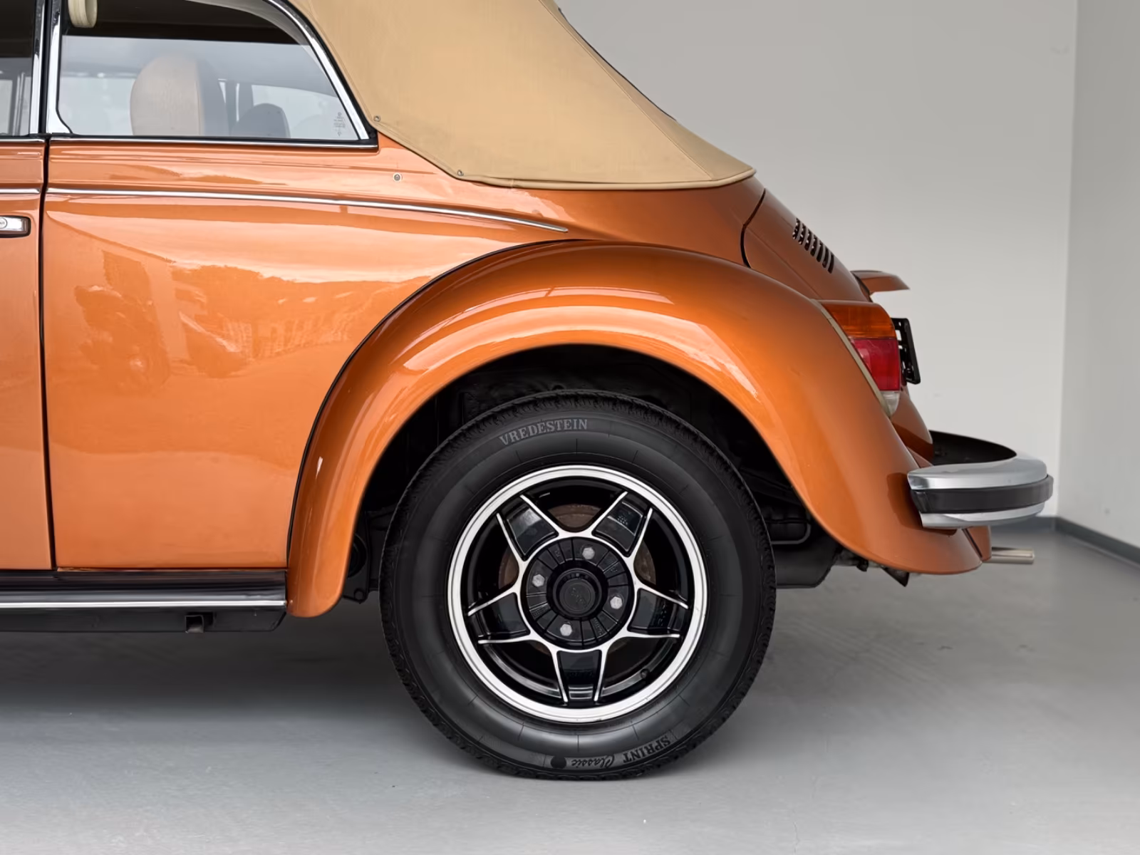 
								Volkswagen Käfer/1303 LS/Brasilbraun/Note 2 full									