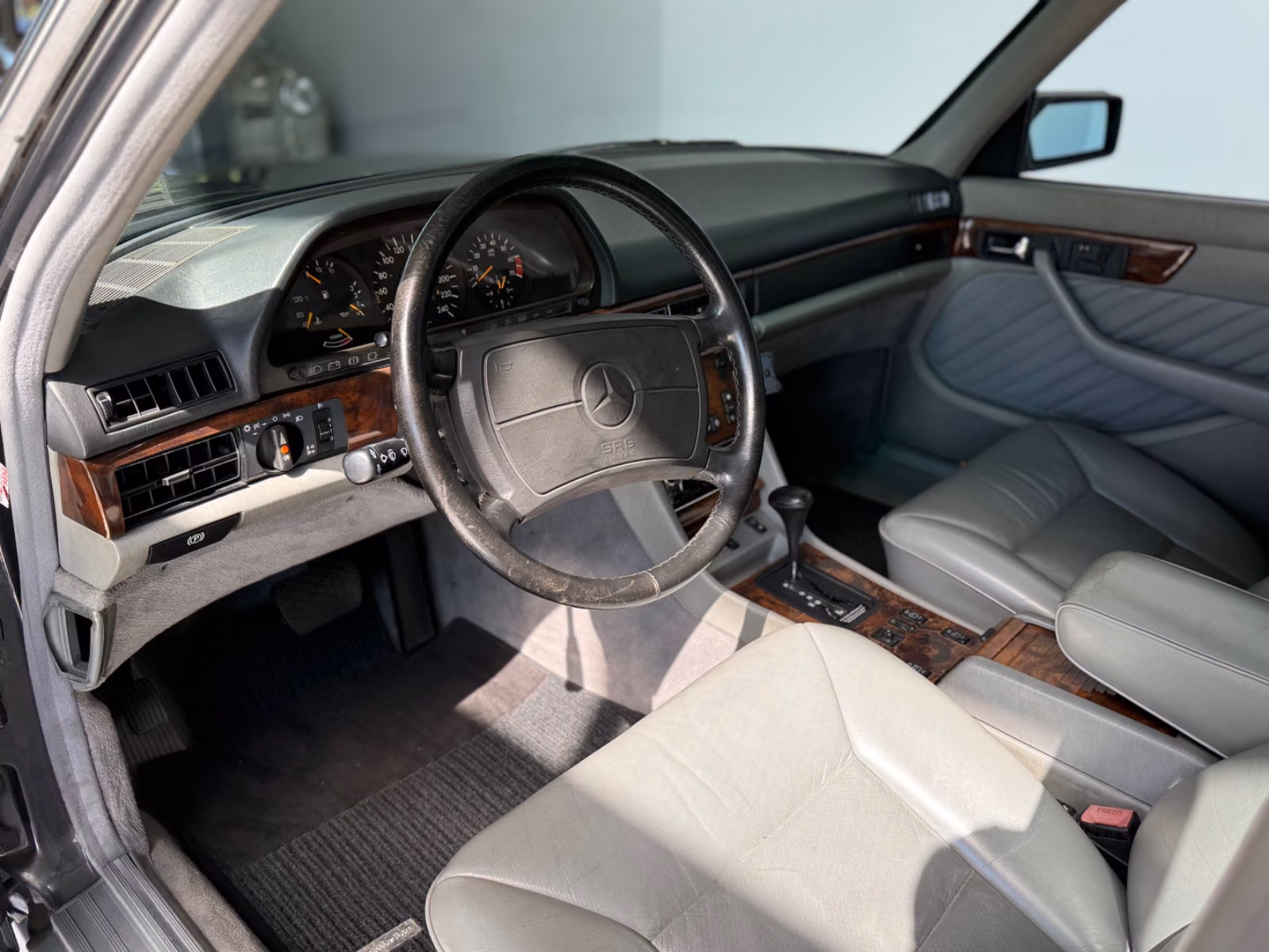 Mercedes-Benz 500 SE | Exklusiv ausgestattet | tolle Farbkomb full
