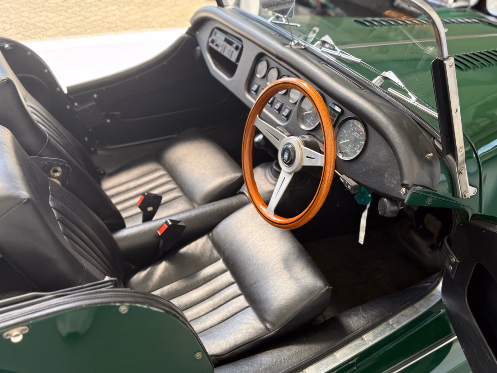 
								Morgan 4/4 Werksnachweis | Deep Brunswick Green | RHD full									