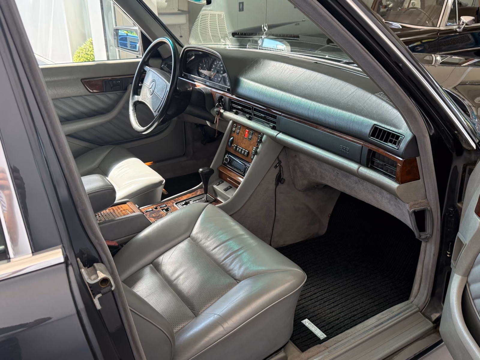 Mercedes-Benz 500 SE | Exklusiv ausgestattet | tolle Farbkomb full